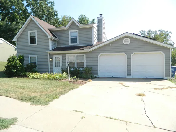 3619 Lakecrest Ct, Lawrence, KS 66049