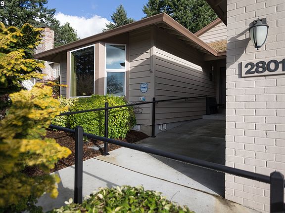 3rd image of 2801 SE Spyglass Dr
