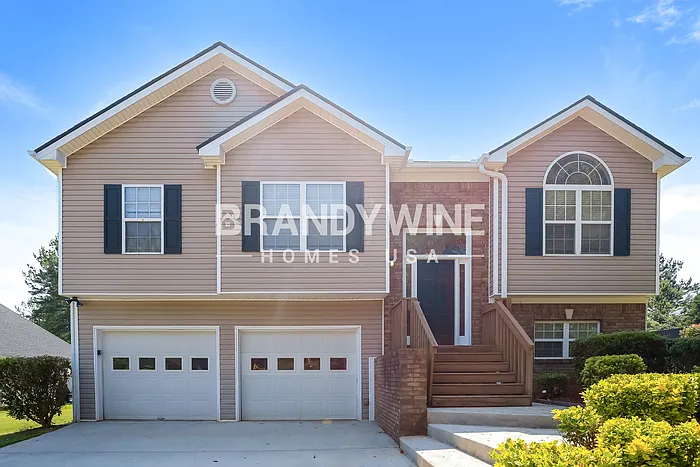 814 Evergreen Dr — Photo 2