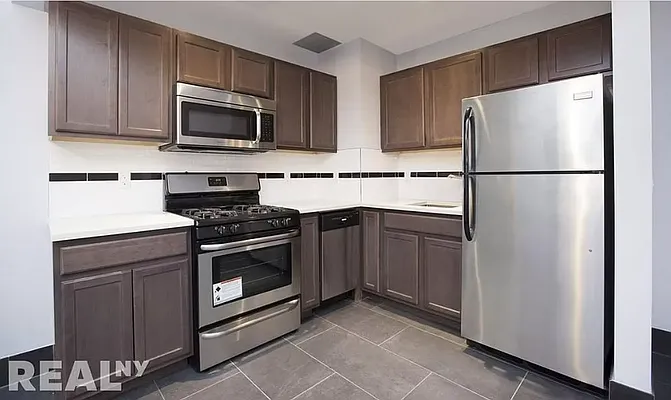 Rented by REAL New York | media 11