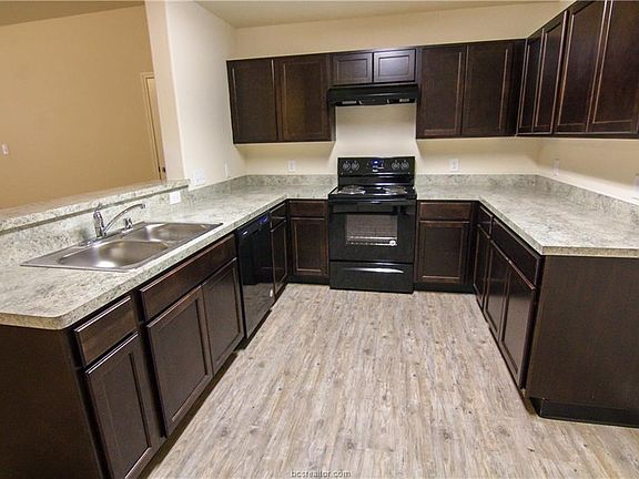 5th image of 2084 Oakwood Forest Dr