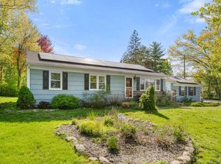25 Sky Edge Dr, Bethel, CT 06801
