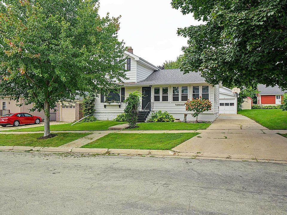 1st image of 1017 12th Ave