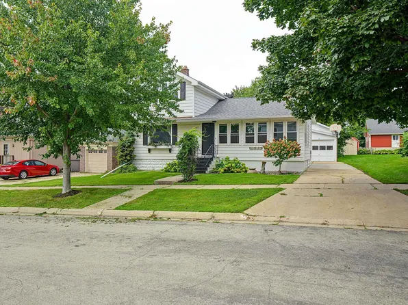 1017 12th Ave, Monroe, WI 53566
