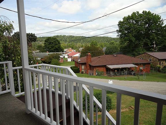 3rd image of 28 Richmond Dr