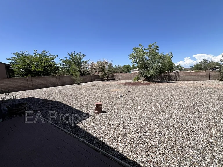 7259 Pajarito Rd NE — Photo 17