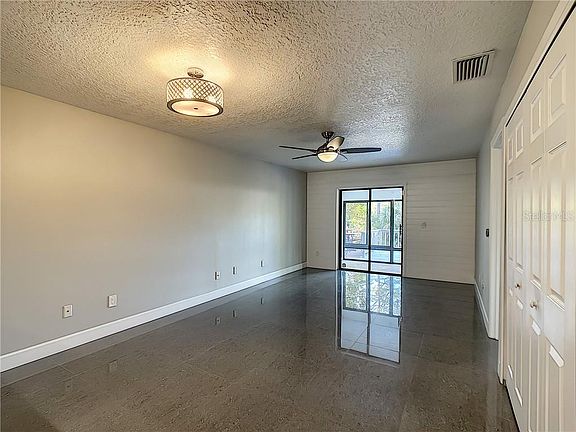 3rd image of 171 Crown Point Cir #171