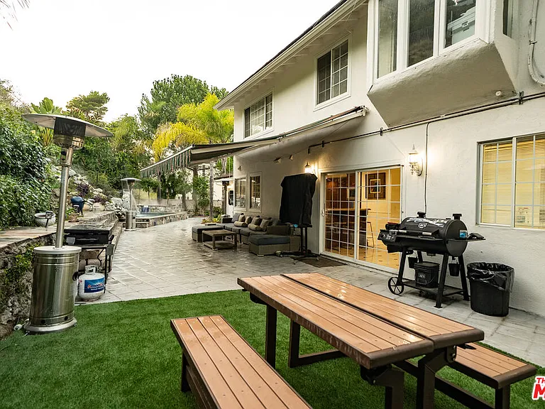 2461 Jupiter Dr — Photo 2