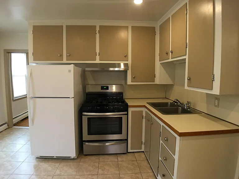 535 Park Ave #1 — Photo 7