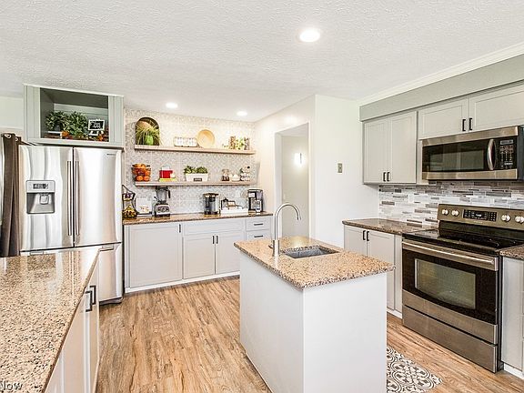 5th image of 10800 Creek Moss Ln