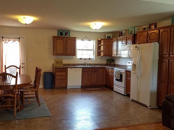 4th image of 102 Persimmon Dr
