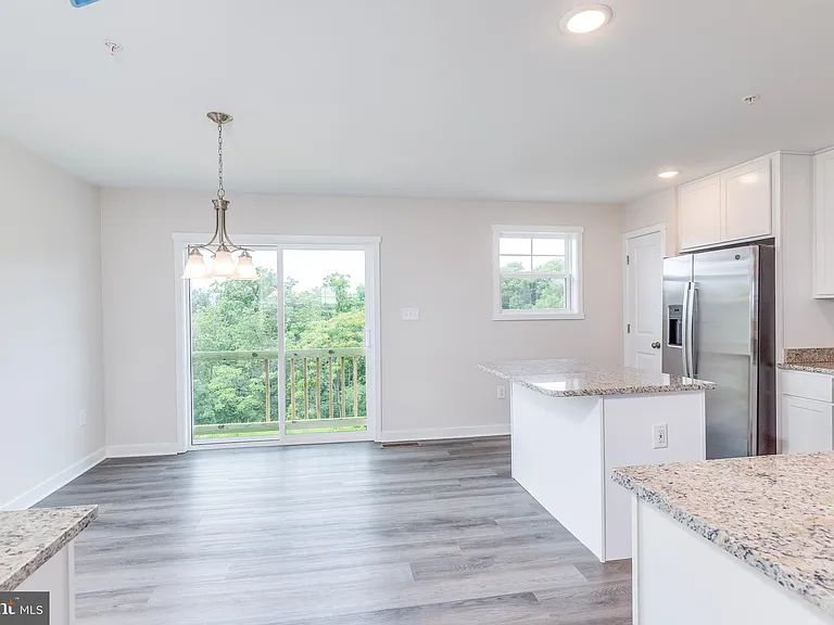 85 Moses Dr — Photo 20