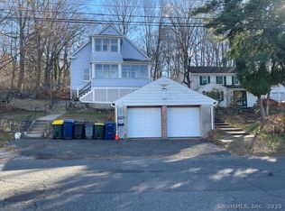 91 Jewett St, Ansonia, CT 06401