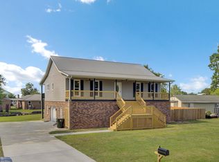 108 Mourning Dove Dr, Bonneau, SC 29431
