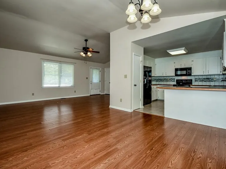 7730 Deer Track Dr — Photo 11