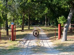 270 Tower Rd, Seguin, TX 78155