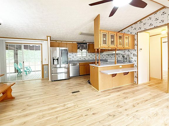 5th image of 1062 Mill Creek Dr