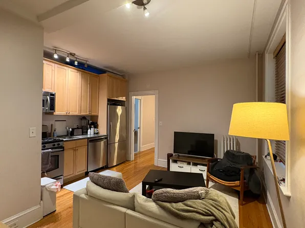 8 Garrison St, Boston, MA