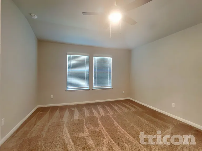 13615 Emerson Way — Photo 5