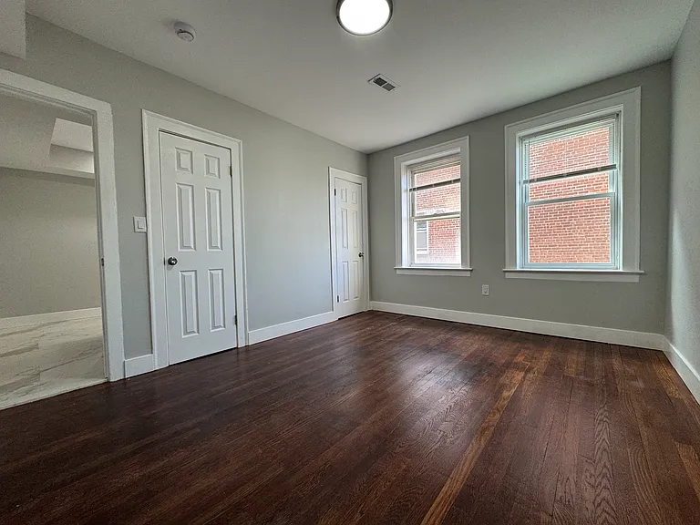 11 Gorham Ave #C302 — Photo 3