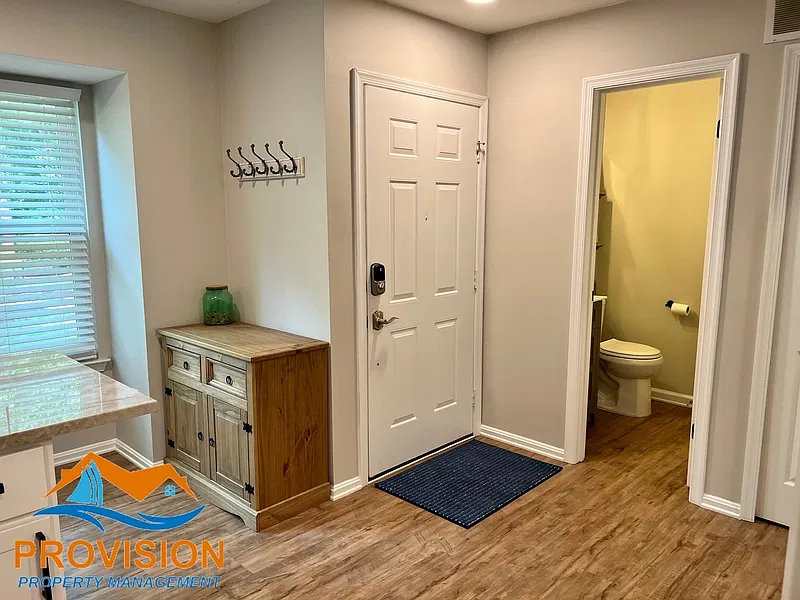 3 bed, 2.5 bath, 1487 sqft, $3,600 — Photo 4