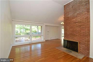5th image of 5933 Rossmore Dr