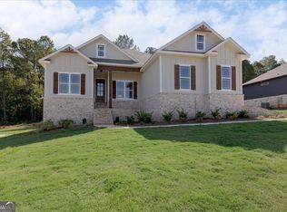 102 River Ridge Dr, Hawkinsville, GA 31036