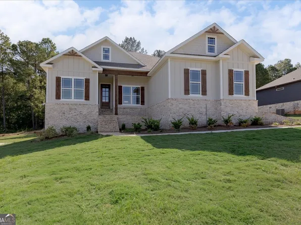 102 River Ridge Dr, Hawkinsville, GA 31036