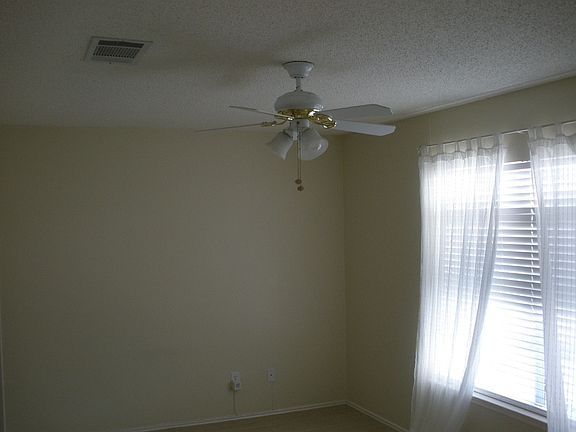 4th image of 2623 Glen Field Dr