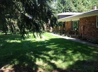 220 Shagbark Dr, Rochester Hills, MI 48309