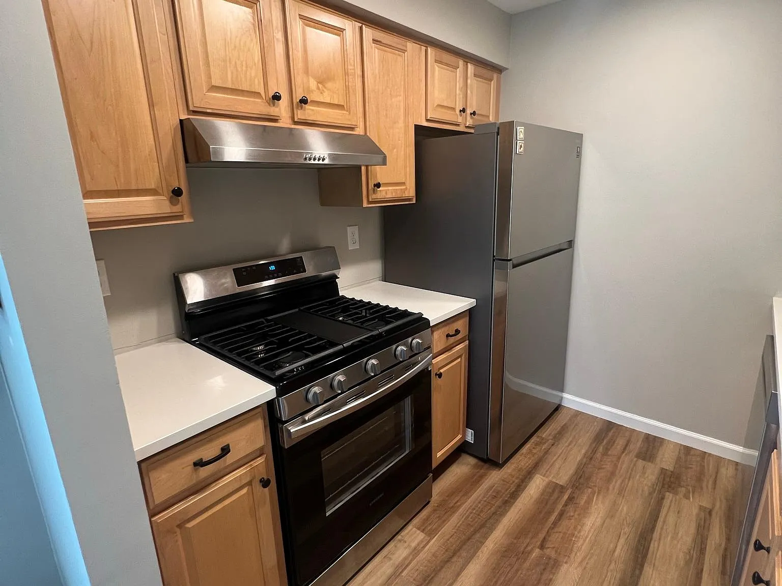 232 Loring Ct — Photo 4