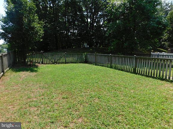 4th image of 1400 Tarragon Ct