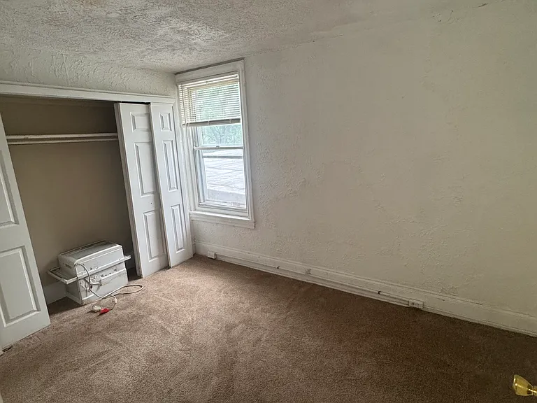 254 S 16th St #3B — Photo 4