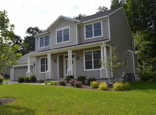 69 Empire Dr, Niskayuna, NY 12309
