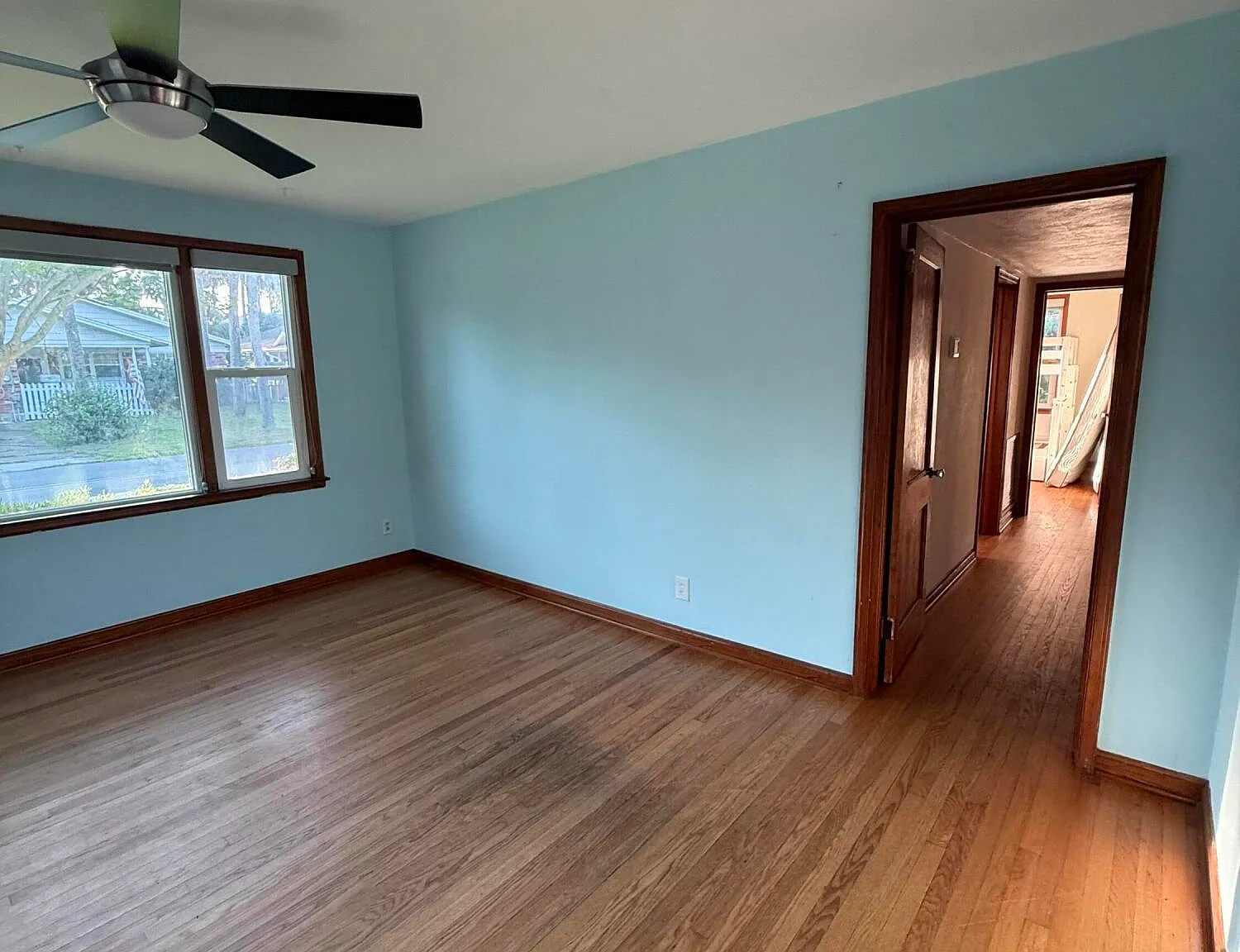 3 bed, 2.0 bath, 1472 sqft, $3,695 — Photo 3