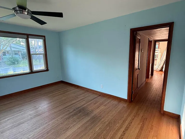 1096 E Coast Dr — Photo 3