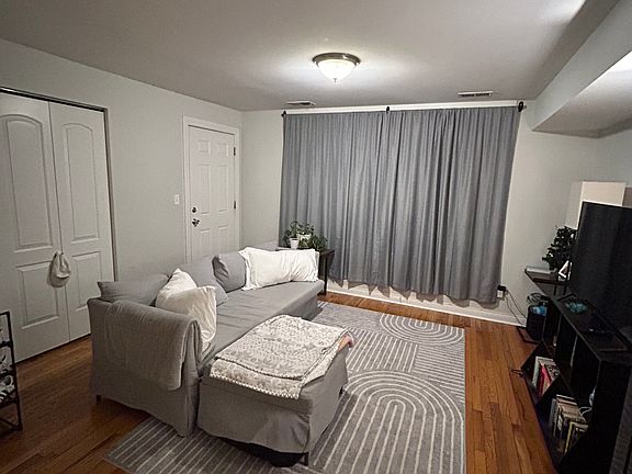 2nd image of 1646 N Fairfield Ave APT 1