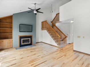 27 Oak Grove Dr, Madison, WI 53717