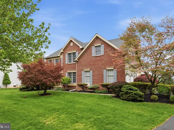 2806 Nighthawk Cir, Audubon, PA 19403