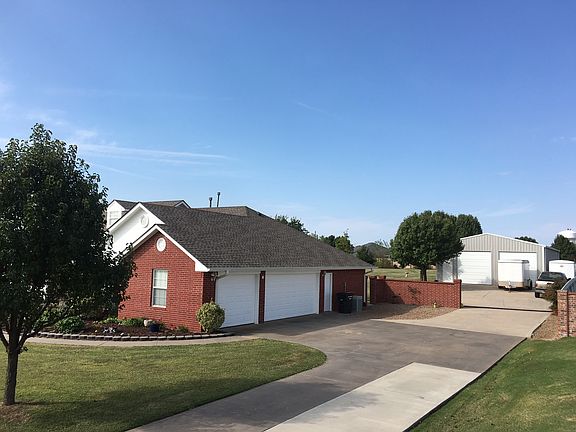 2nd image of 1305 Lost Creek Dr