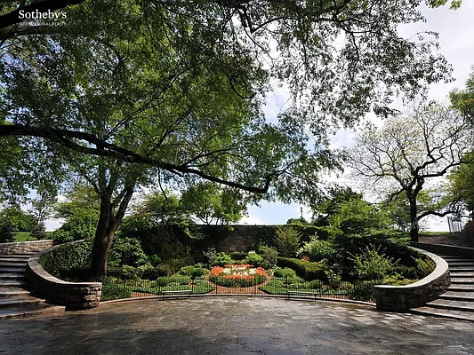 Rented by Sotheby's International Realty | media 39