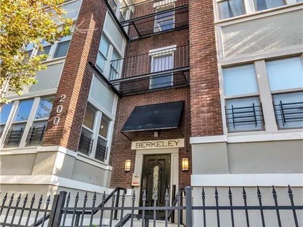 200 E 43rd St APT 302, Kansas City, MO 64111