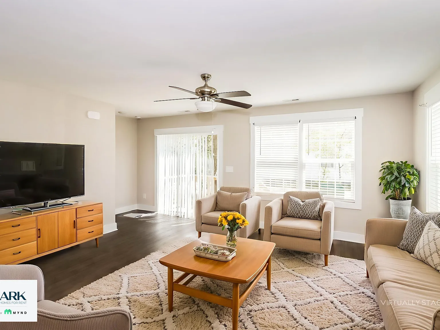 3 bed, 2.5 bath, 1200 sqft, $1,699 — Photo 4