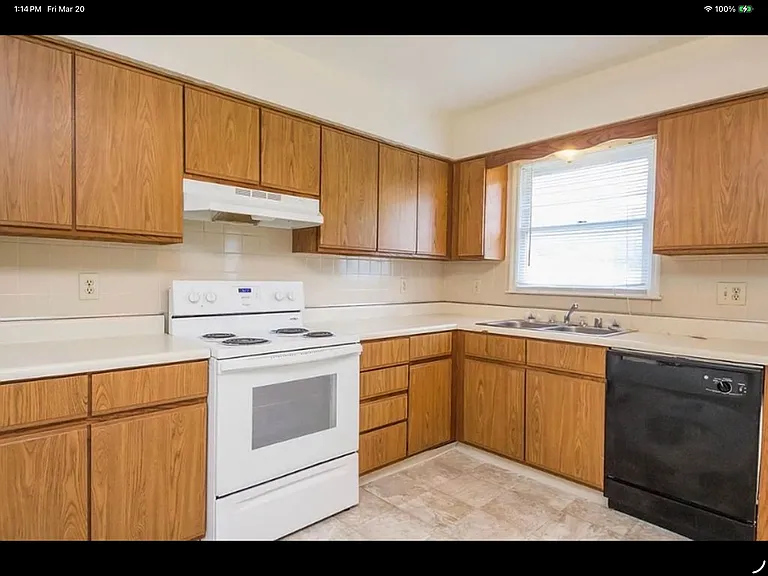 909 Krissy Way — Photo 3