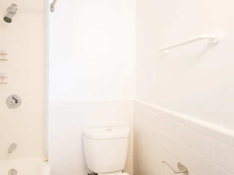 90 Westland Ave #228 — Photo 8