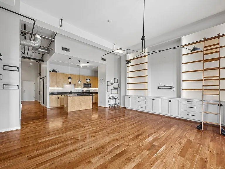 915 Franklin St #2L — Photo 11