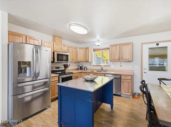 7130 W Wellington Dr, Wasilla, AK 99623