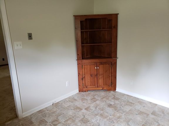 4th image of 2875 Blairmont Dr