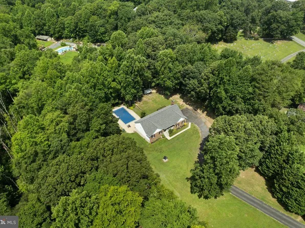 800 White Marsh Ct, Huntingtown, MD 20639