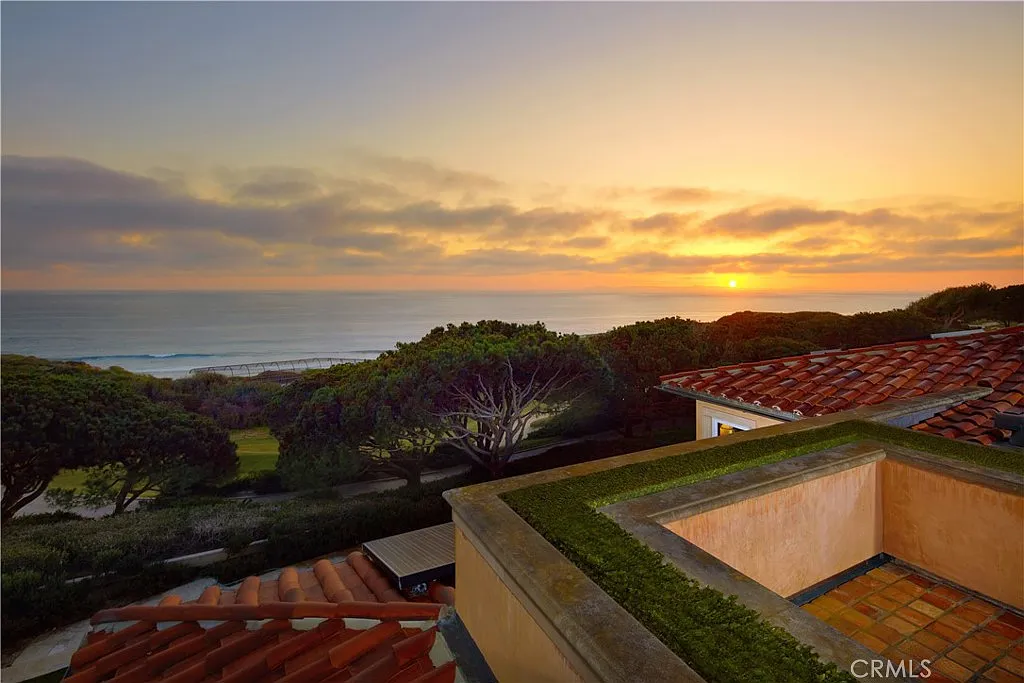 7 bed, 9.0 bath, 10417 sqft, $65,000 — Photo 2